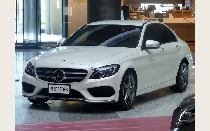 Mercedes-Benz C200